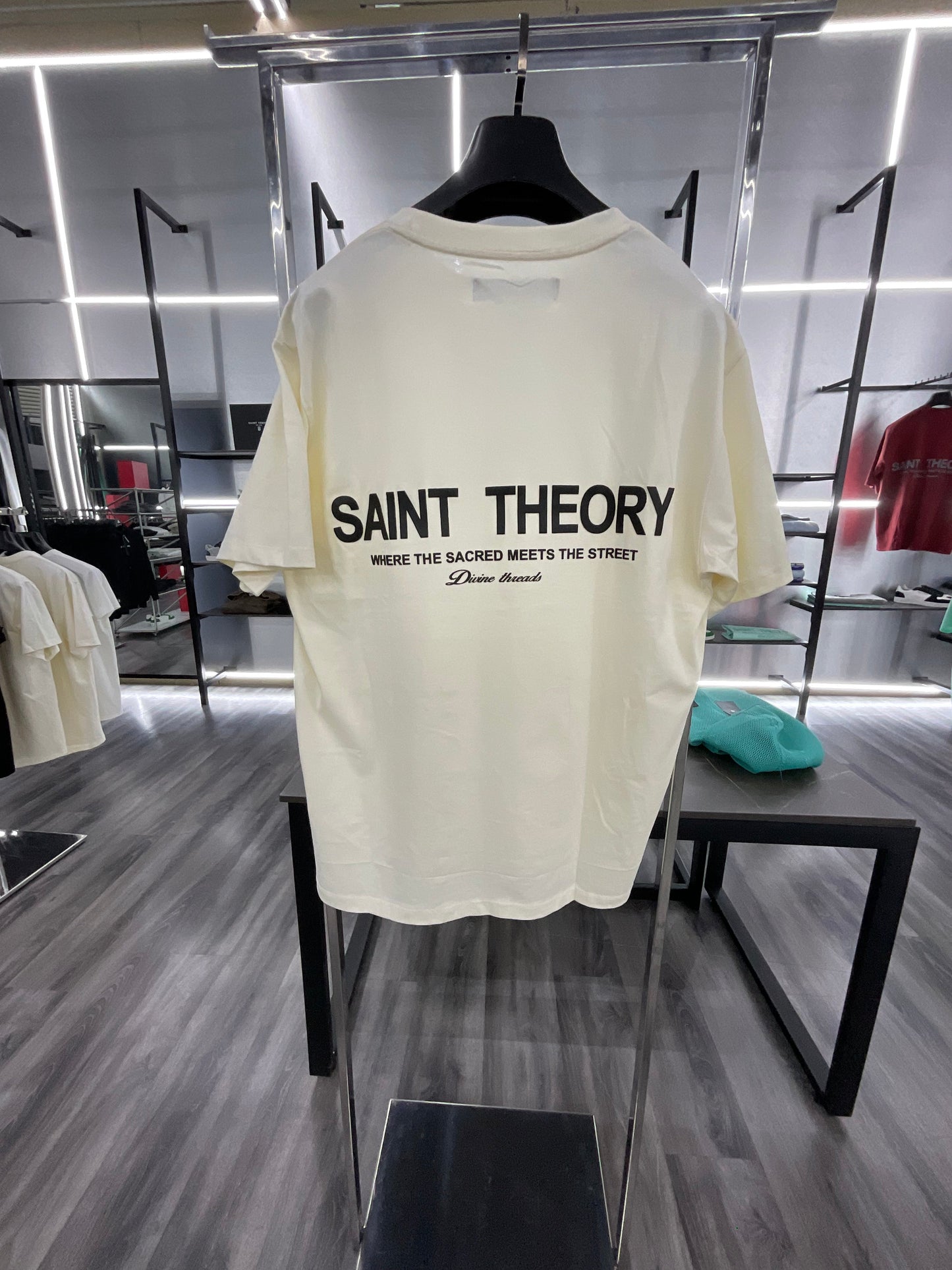 SAINT THEORY T SHIRT HILOS DIVINOS BEIGE/NEGRO