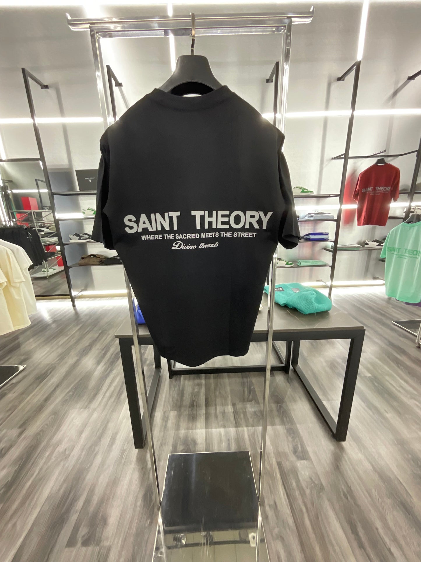 SAINT THEORY T SHIRT HILOS DIVINOS NEGRO/GRIS