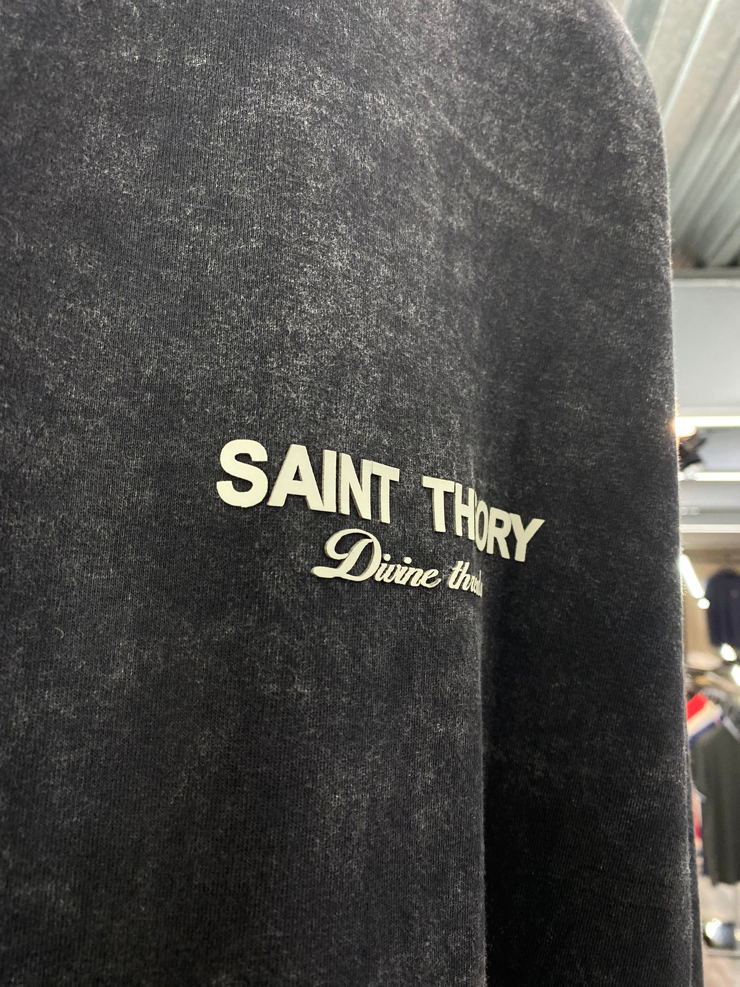 SAINT THEORY T SHIRT HILOS DIVINOS WASHED NEGRA/GRIS