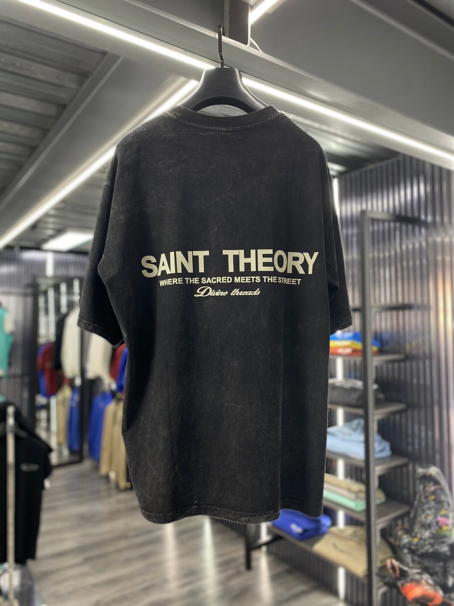 SAINT THEORY T SHIRT HILOS DIVINOS WASHED NEGRA/GRIS