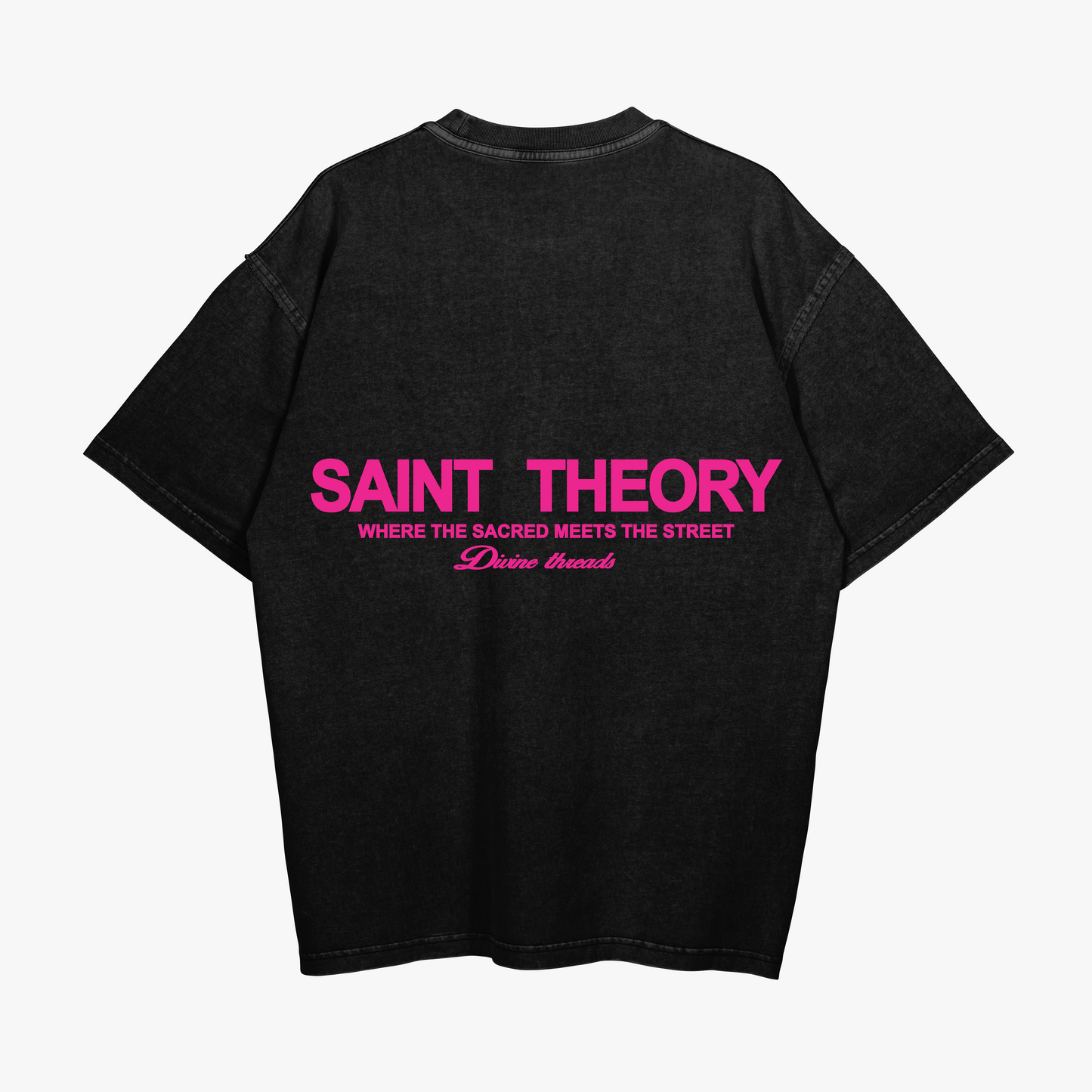 SAINT THEORY HILOS DIVINOS T-SHIRT NEGRA DESVANECIDO LETRA FUCSIA